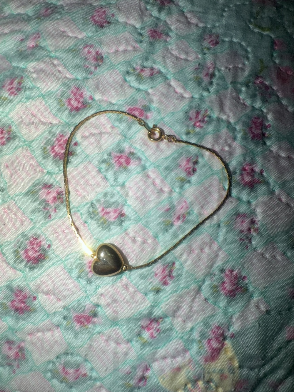 Gold Tone Heart Pendant Bracelet